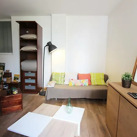 Peaceful And Quiet Cosy Flat Passy